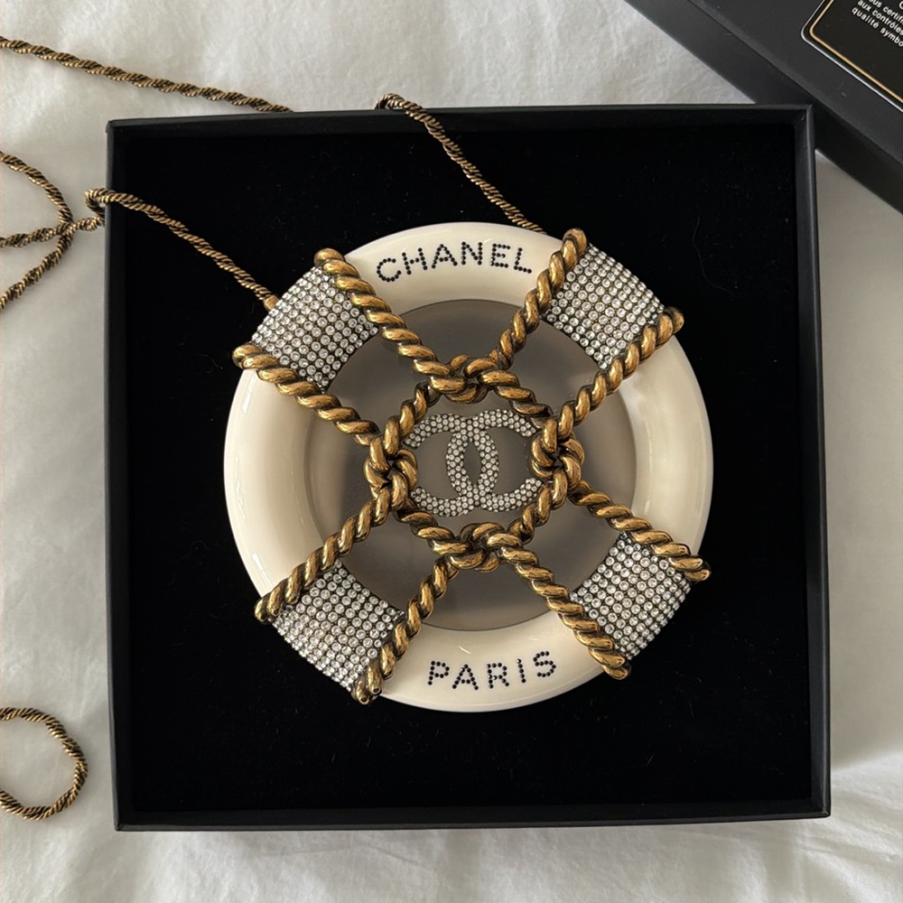Chanel collectible Minaudiere in pristine condition. - Picture 8 of 16